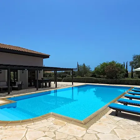 Delphin Villa Kúklia